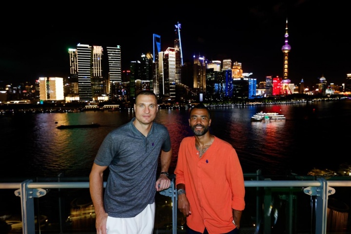 英超传奇球星科尔与维迪奇开启中国之旅 携手球迷共庆新赛季到来