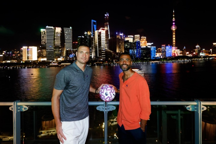 英超传奇球星科尔与维迪奇开启中国之旅 携手球迷共庆新赛季到来