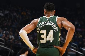 还是空砍！字母哥18中11&amp;14罚9中空砍31分9板5助 正负值-18