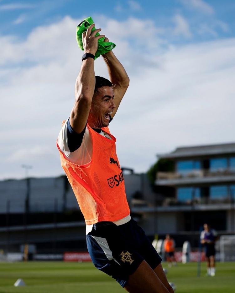 赛程分析-备战世预赛！C罗晒葡萄牙国家队训练照