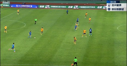 1720273686293086958.gif 【中超】埃韦尔破门奥尔蒂斯头球扳平 沧州1比1深圳