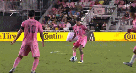 迈阿密国际3-1洛杉矶银河,梅西传射,苏亚雷斯,阿尔巴破门