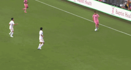 迈阿密国际3-1洛杉矶银河,梅西传射,苏亚雷斯,阿尔巴破门