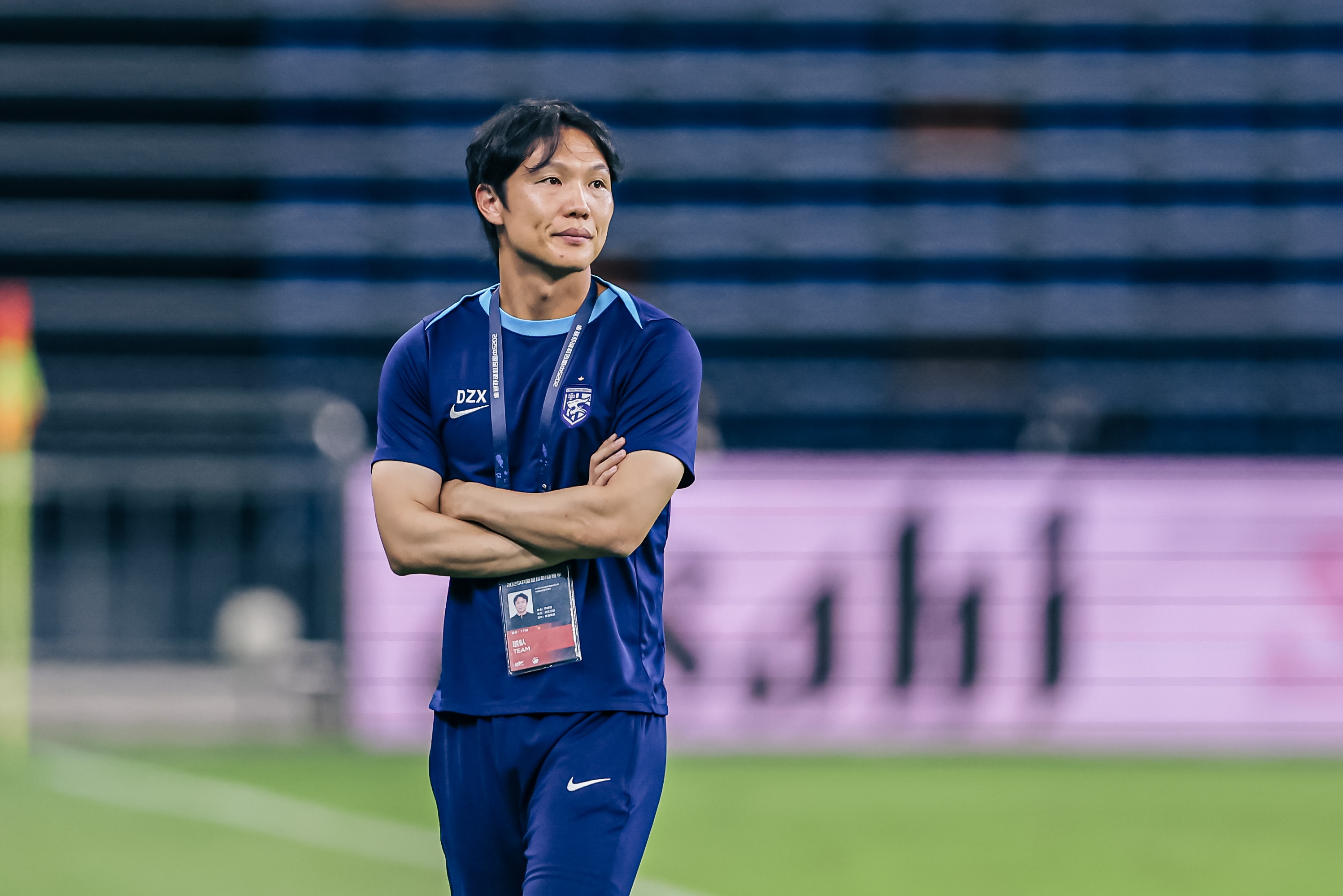 全球赛事-邓卓翔：自己也觉得执教三镇很意外 球队好转主要功劳在球员