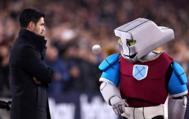 注册入口-半场互捅追平历史纪录，厄德高复出枪手强势反弹！