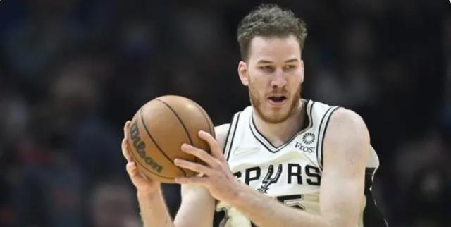 注册入口-【交易截止日汇总】拖布贝弗利离队 勇士迎回小佩顿