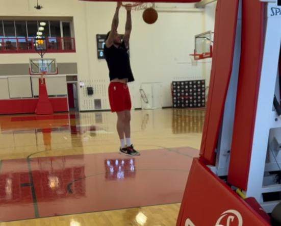 直播观看-鲍尔逐步恢复动态训练 本赛季能否复出仍然存疑