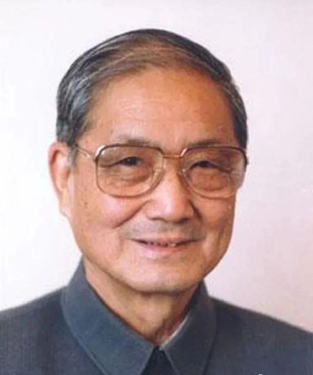 唯一在世的中共一代领导人，曾任中央政治局常委，如今109岁